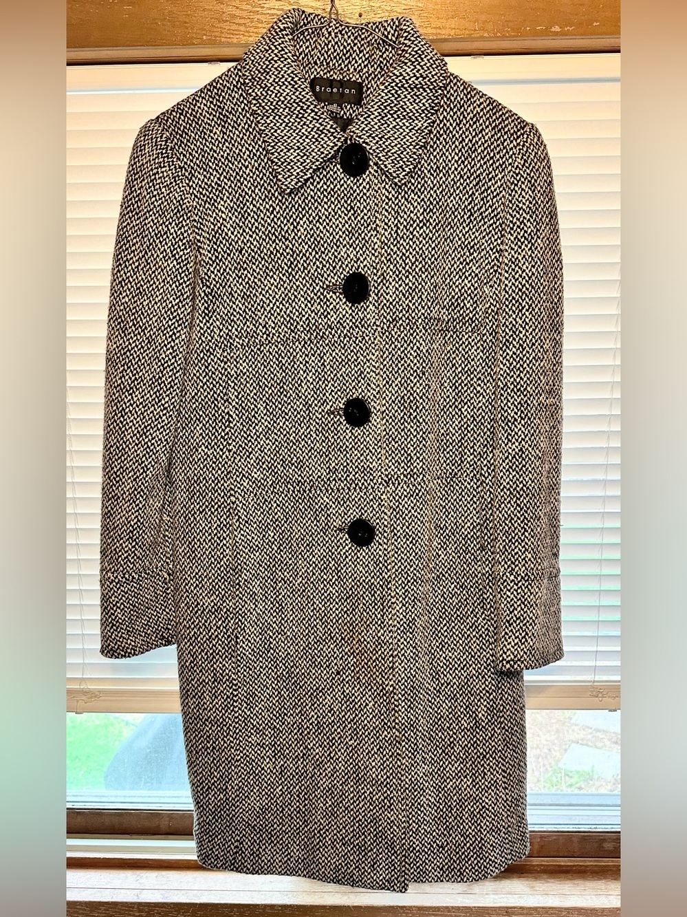 Braetan Black and White Herringbone Coat size small